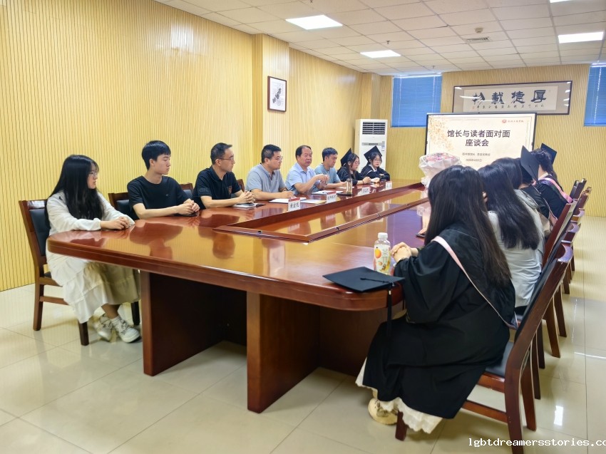 座谈会现场.jpg